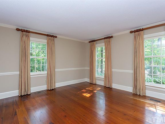 3rd image of 624 Wells Ct
