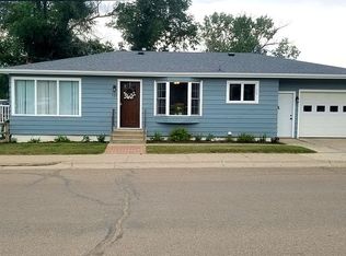 121 W Laurel Ave, Plentywood, MT 59254
