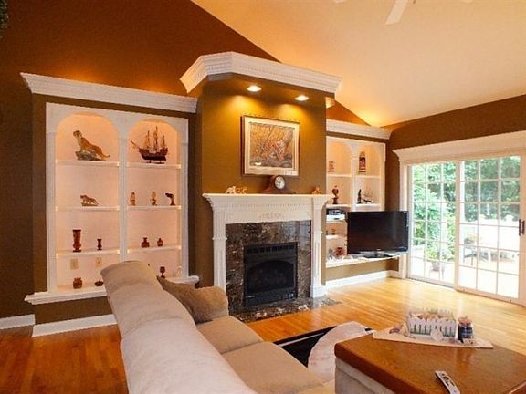 5th image of 8498 Touraine Dr
