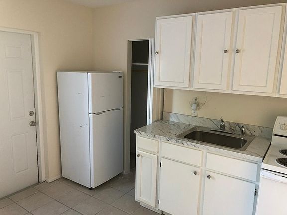 Kitchen and Closet