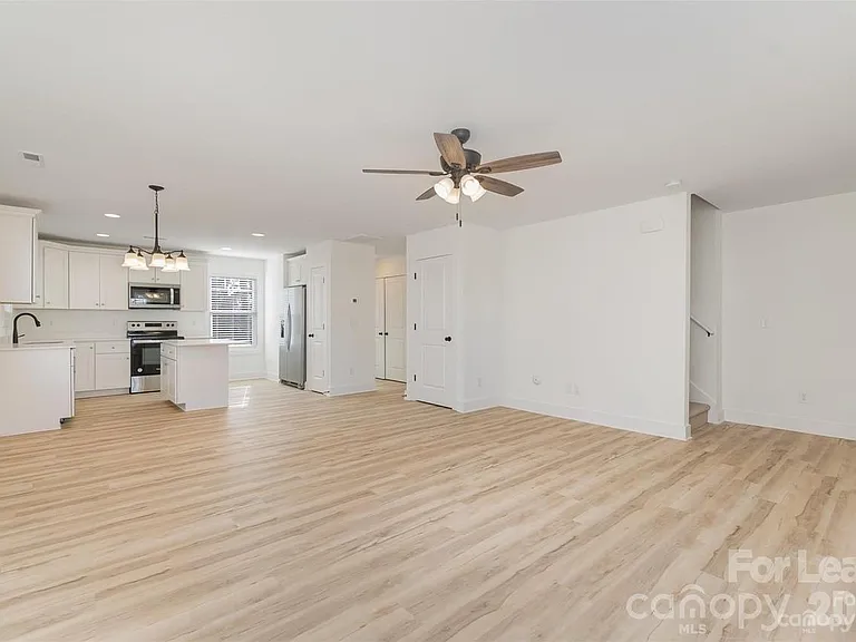 195 Vee Ave SW — Photo 4