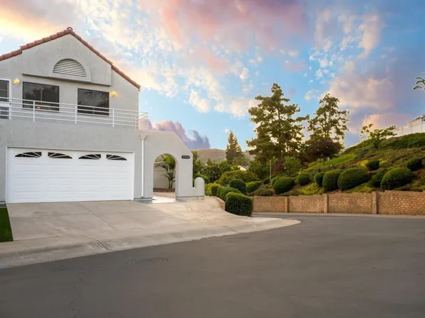 10500 Flora Azalea Ct, Santee, CA 92071