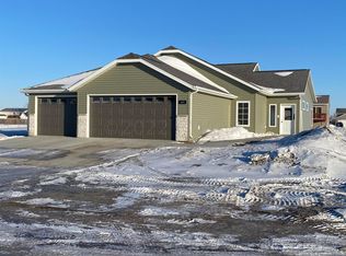 6171 Bennett Ct S, Fargo, ND 58104