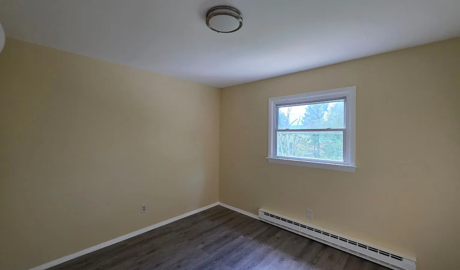 4 bed, 1120 sqft, $2,200 — Photo 2
