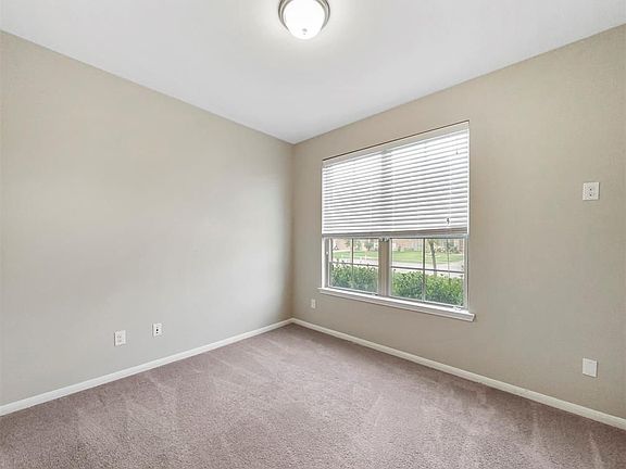5th image of 219 Auburn Shores Ct