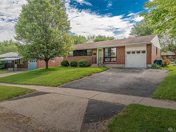 3rd image of 1386 Standish Ave