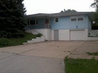 1108 Hillcrest Dr, Bellevue, NE 68005