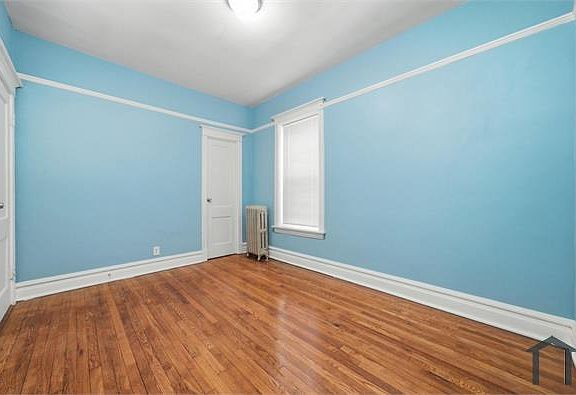 4th image of 7442 S Langley Ave #2F