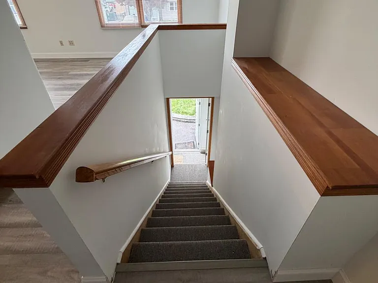 122 Glen Ave — Photo 2