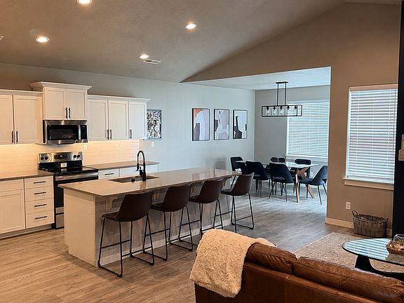 5th image of 2021 E C St