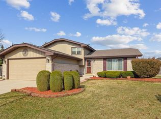 609 Poplar Ave, Romeoville, IL 60446