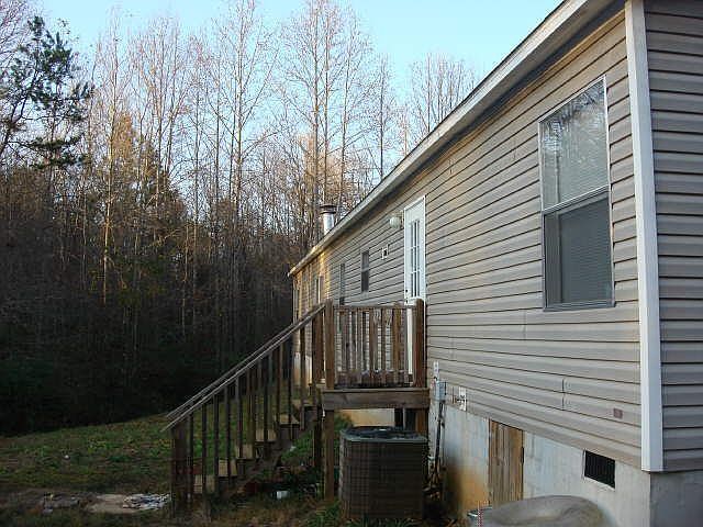 2nd image of 150 Blackthorne Rd