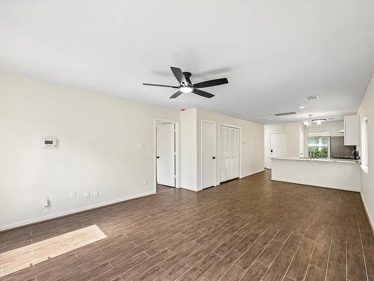 6106 Settlers Lake Cir E — Photo 9