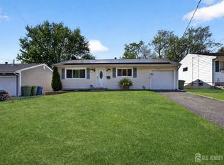 43 Buttonwood Dr, Parlin, NJ 08859