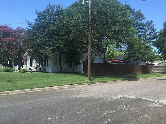 4th image of 1600 Elmwood Ave