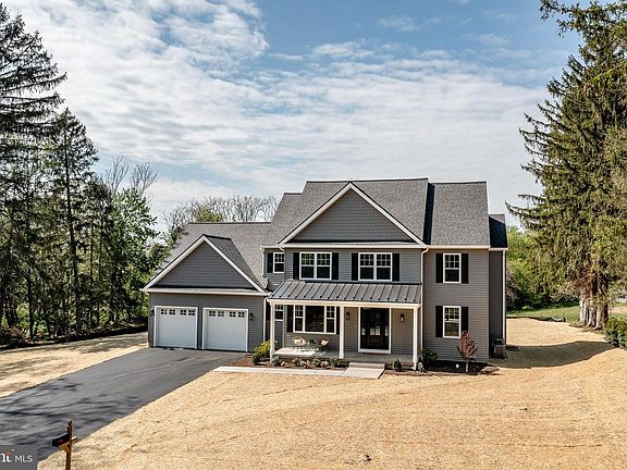 2nd image of 13 Rhoads Ln