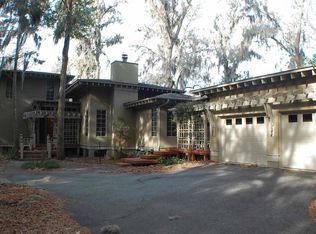 82 Dolphin Point Dr, Beaufort, SC 29907