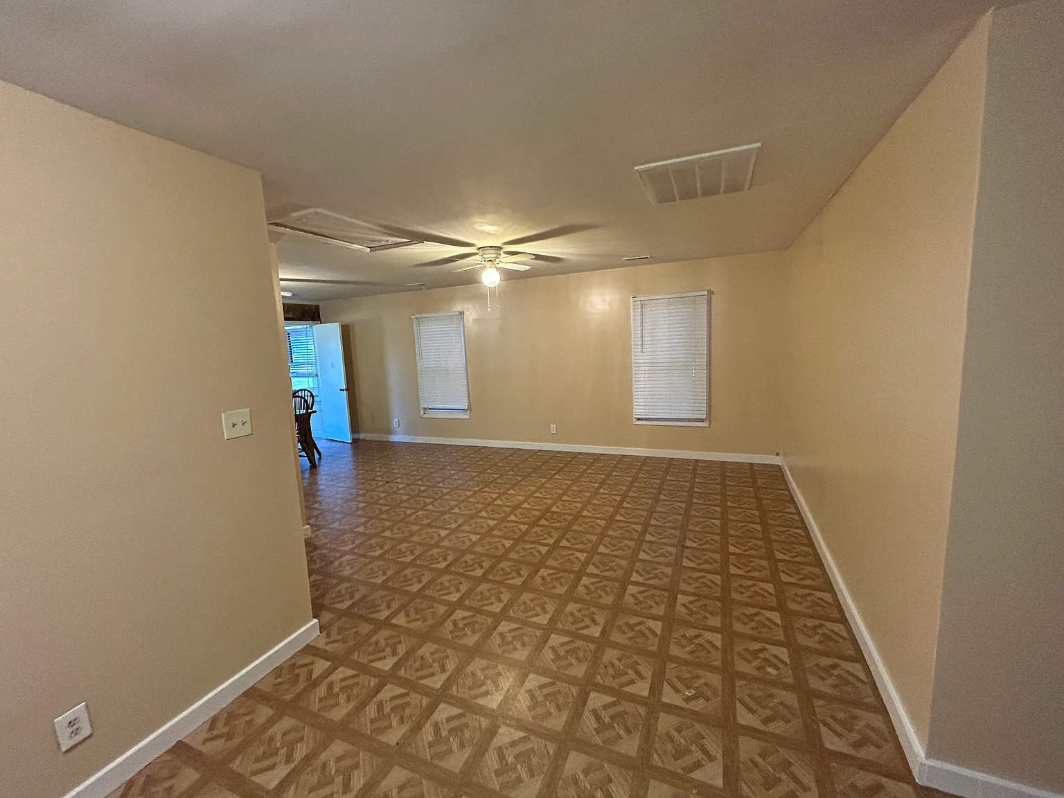 3 bed, 1700 sqft, $1,800 — Photo 4