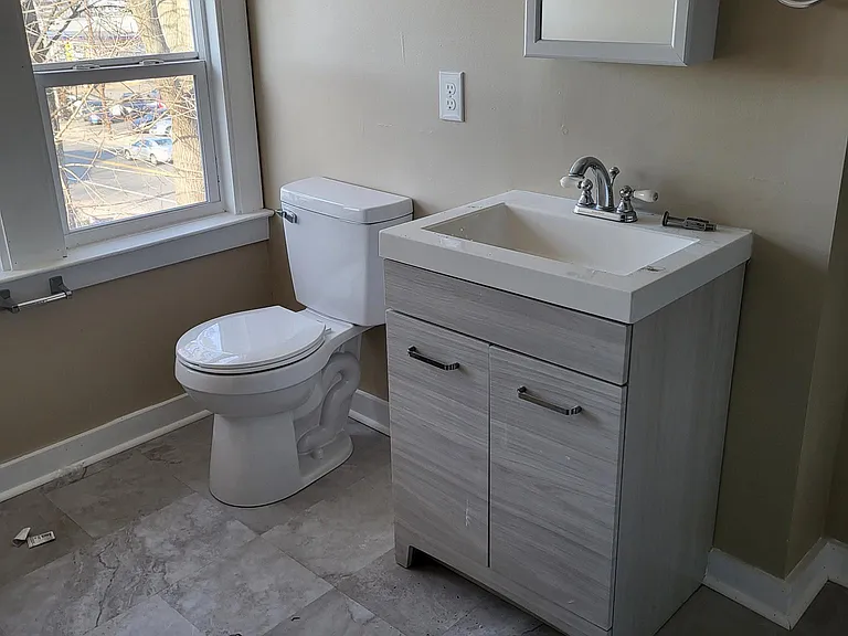 370 Main St #3 — Photo 6