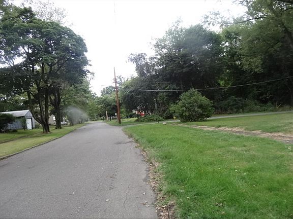 4th image of 3407 Belden Ave