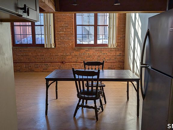 5th image of 839 Main St APT 77