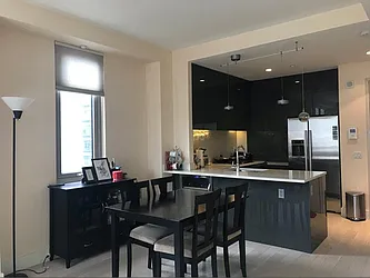 Rented by R New York