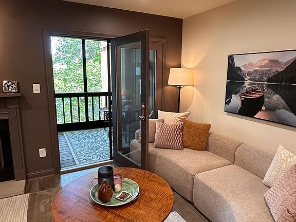 3rd image of 4062 E Eagle Bay Dr