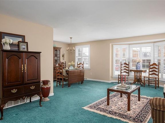 2nd image of 65 Guilford Ln APT 1