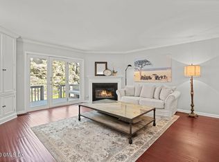 351 Pemberwick Rd APT 606, Greenwich, CT 06831