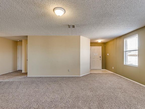 5th image of 2609 Rockport Ln