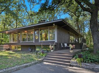 16 Pheasant Ln, North Oaks, MN 55127