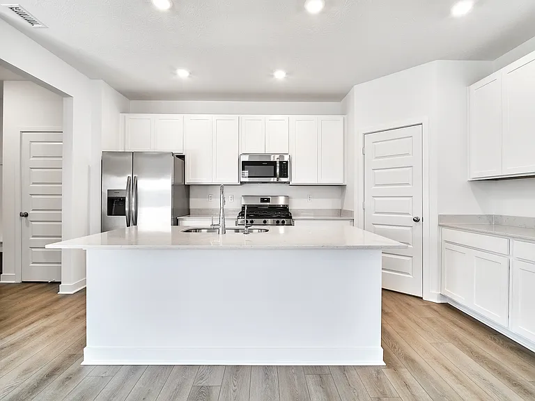 404 W Monroe St — Photo 11