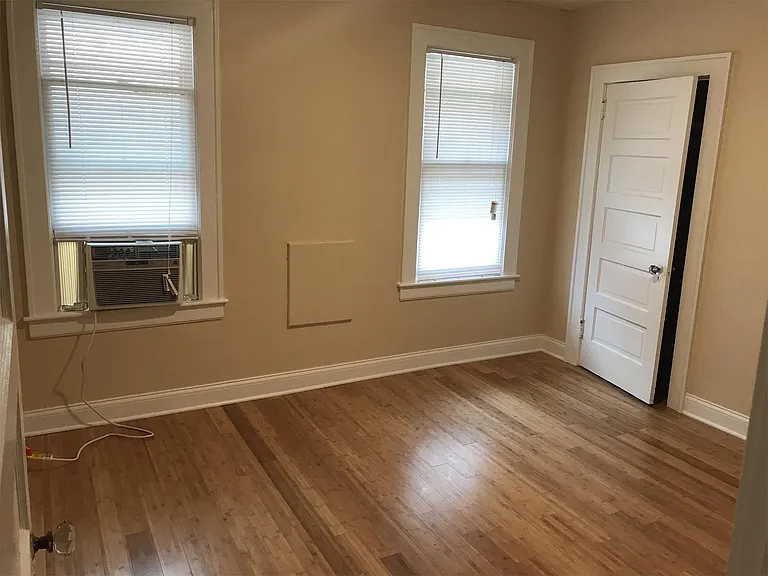 924-926 11th Avenue, Huntington WV - - — Photo 9