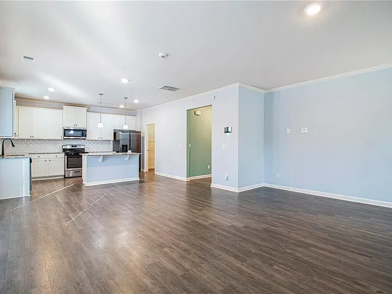 1083 Shadow Glen Dr — Photo 6