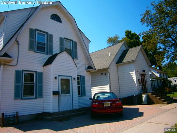 5th image of 125 Linwood Ave