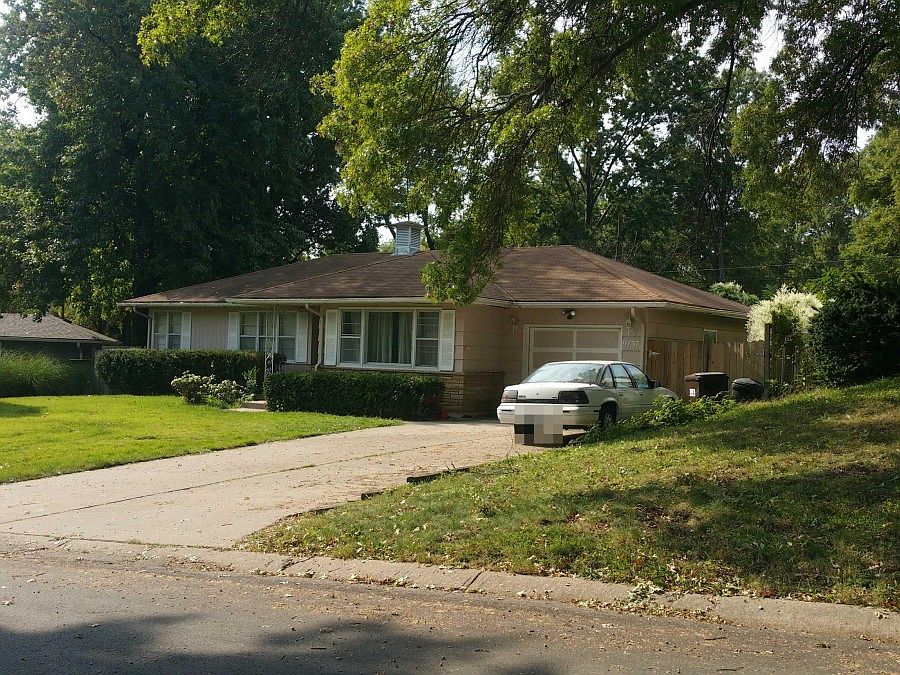 2nd image of 9737 E 27th Ter S