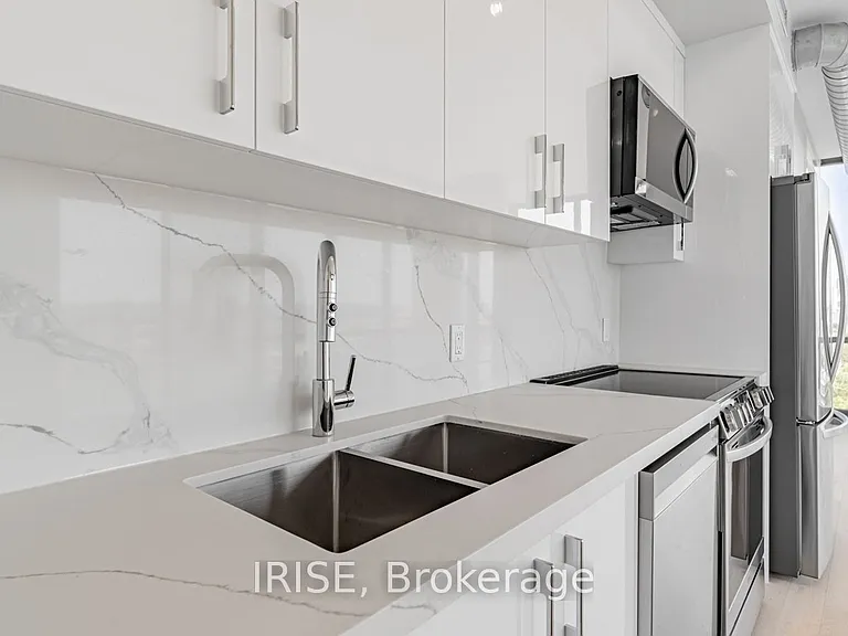 33 Mill St #1702 — Photo 11