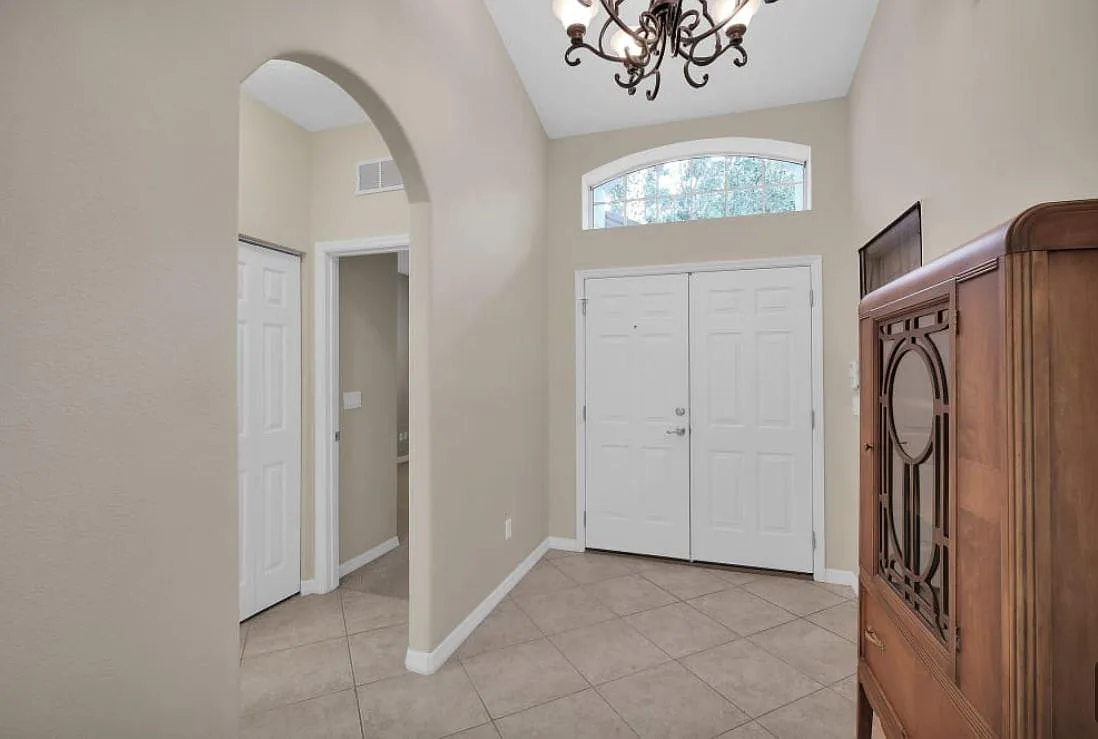 2 bed, 1628 sqft, $2,400 — Photo 4