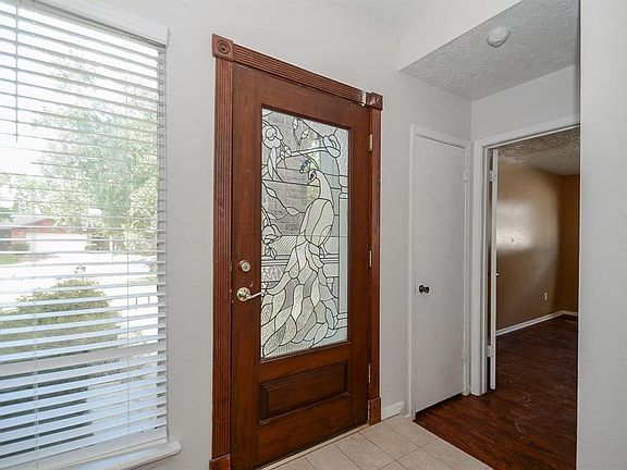 2nd image of 1227 Twining Oaks Ln