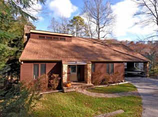 1136 N Shorewood Ln, Caryville, TN 37714