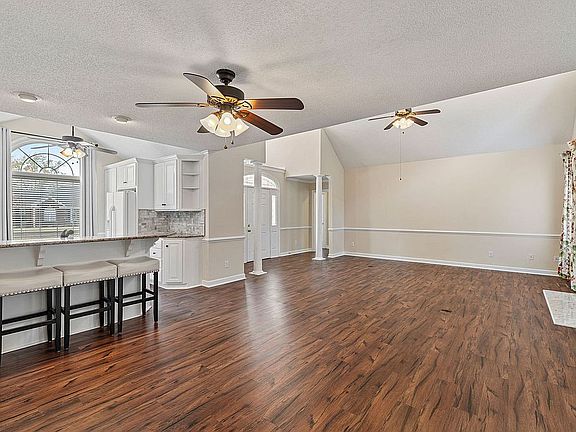 2nd image of 206 Milwood Dr