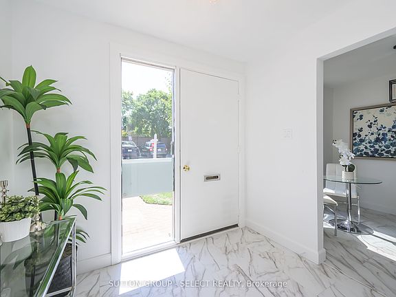 3rd image of 522 Cranbrook Rd