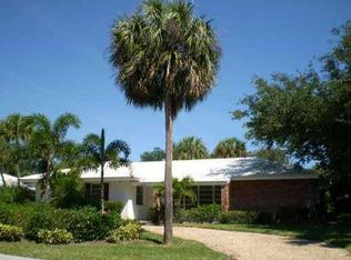 555 Iris Ln, Vero Beach, FL 32963