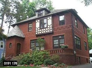 178 Auburn Rd, West Hartford, CT 06119