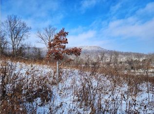 34235 Landau Rd, Colesburg, IA 52035