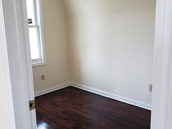 2nd image of 433 Prospect Ave Rear 5