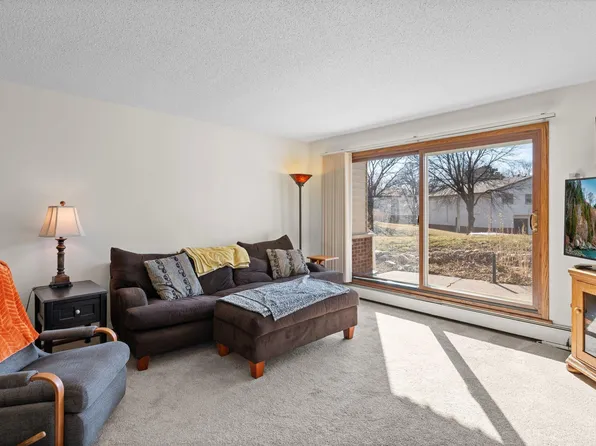 4008 Foss Rd APT 102, Saint Anthony, MN 55421