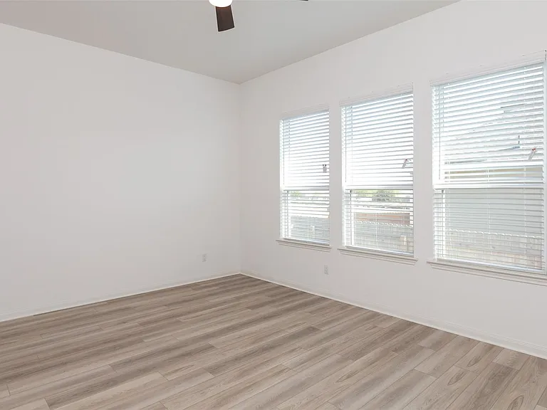 5303 Bruno St — Photo 17