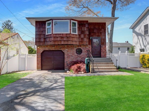 12 Wyant Avenue, Ronkonkoma, NY 11779