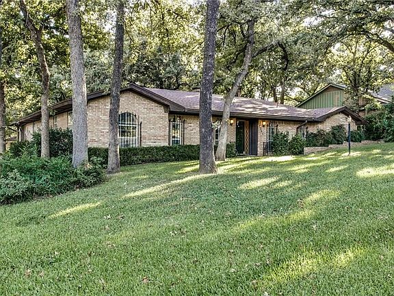 3rd image of 7544 Yolanda Dr